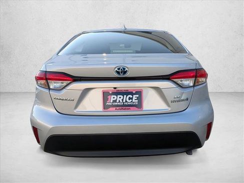 Used 2023 Toyota Corolla LE image 7