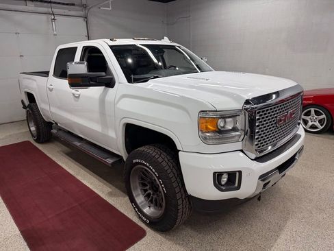 Used 2016 GMC Sierra 3500 Denali w/ Duramax Plus Package AWD/4WD image 8