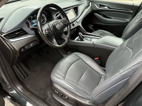 Used 2019 Buick Enclave Essence image 14