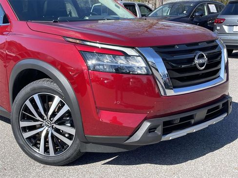 Used 2023 Nissan Pathfinder Platinum w/ Cargo Package image 9