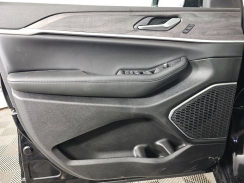 New 2026 Jeep Grand Cherokee Limited image 11