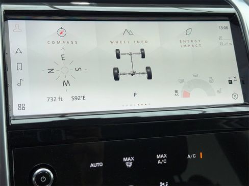 Used 2022 Land Rover Discovery Sport SE image 24