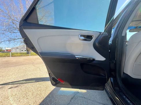 Used 2013 Toyota Avalon Limited image 12