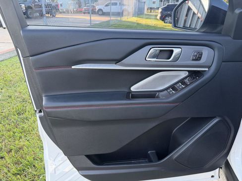 Certified 2025 Ford Explorer ST AWD/4WD image 8