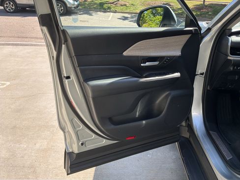 Used 2024 Toyota Grand Highlander Limited image 14