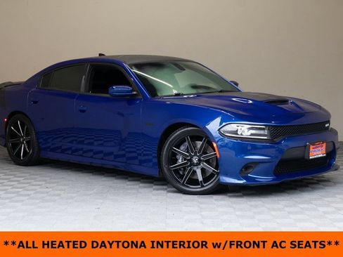 Used 2018 Dodge Charger R/T RWD image 2