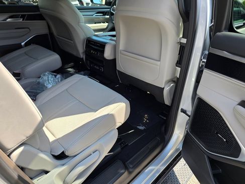 New 2026 Jeep Grand Wagoneer 4WD image 35