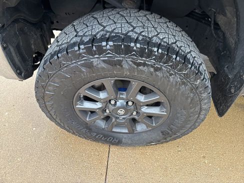 Used 2021 Toyota Tundra SR5 w/ Trail Edition image 15