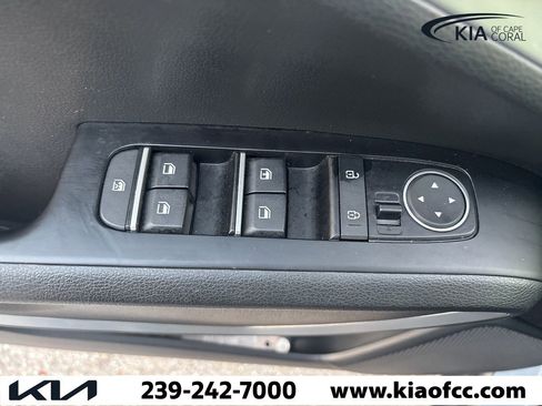 Certified 2023 Kia Soul LX w/ Option Group 015 image 17