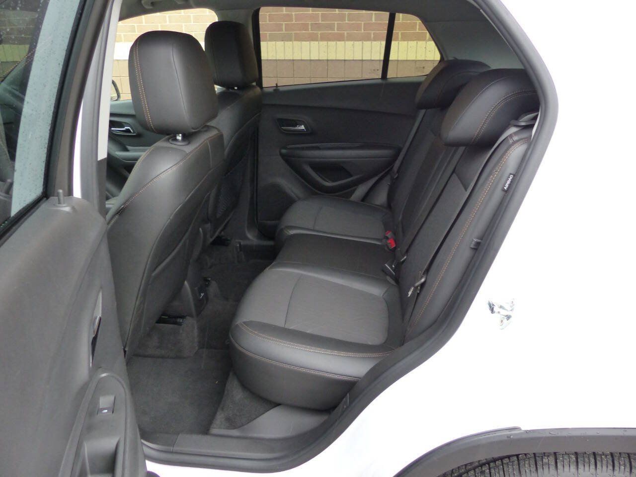 Used 2019 Chevrolet Trax LT w/ LT Convenience Package FWD image 33