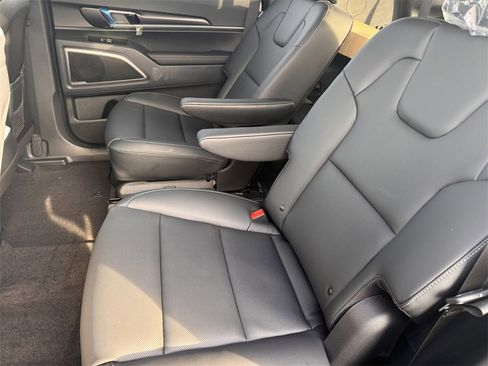 New 2025 Kia Telluride S image 24