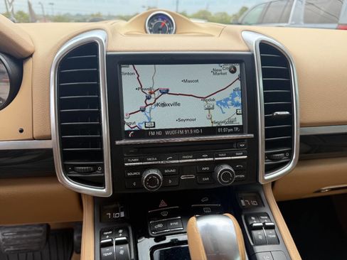 Used 2014 Porsche Cayenne image 18