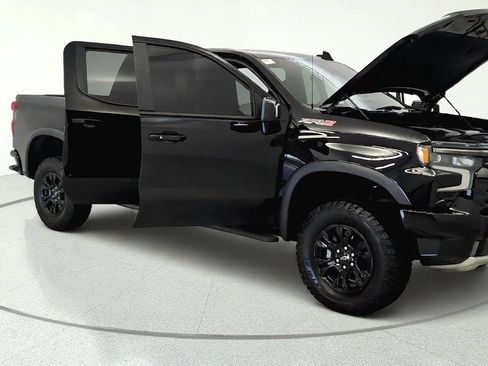Used 2025 Chevrolet Silverado 1500 ZR2 w/ Technology Package AWD/4WD image 11