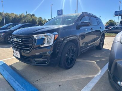 Used 2022 GMC Terrain SLE w/ Driver Convenience Package