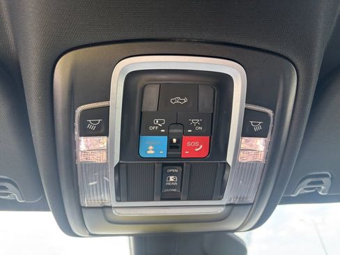 Used 2025 RAM 1500 Laramie AWD/4WD image 20