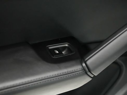 Certified 2025 Porsche Cayenne S image 16