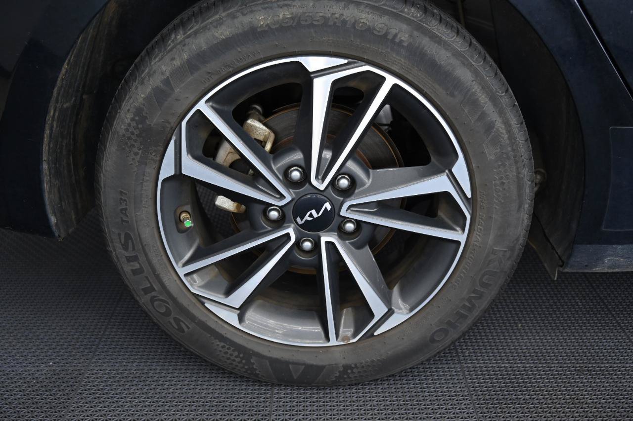 Used 2023 Kia Forte LXS w/ LXS Technology Package FWD image 37