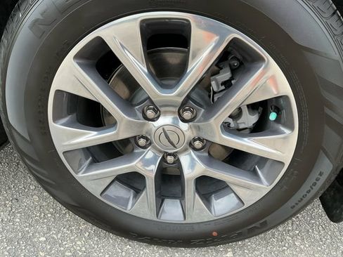Used 2023 Chrysler Pacifica Pinnacle FWD image 17