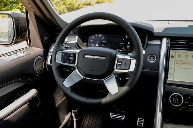 New 2026 Land Rover Discovery Limited Edition AWD/4WD image 23