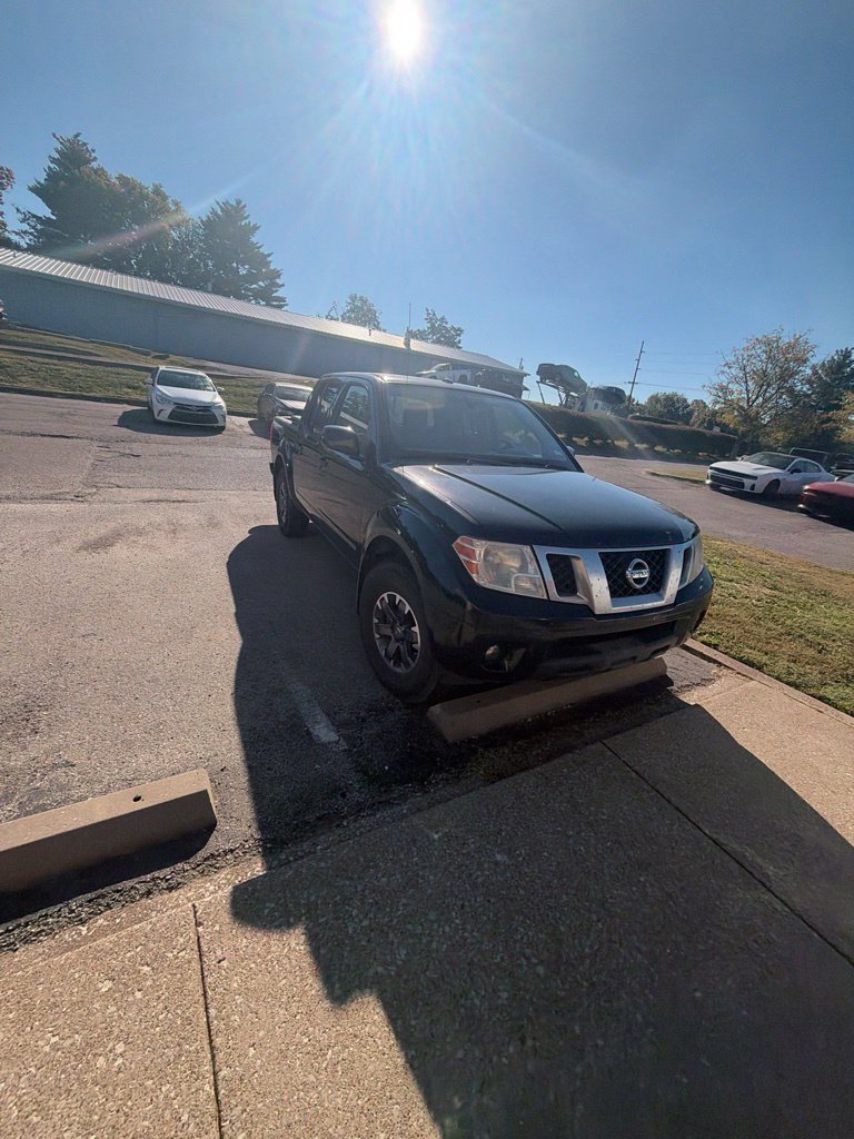 Used 2018 Nissan Frontier PRO-4X AWD/4WD image 3