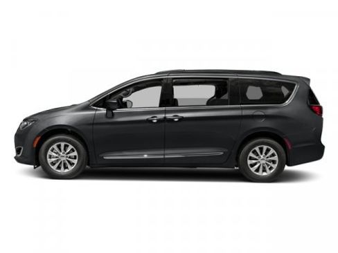 Used 2017 Chrysler Pacifica Limited image 3