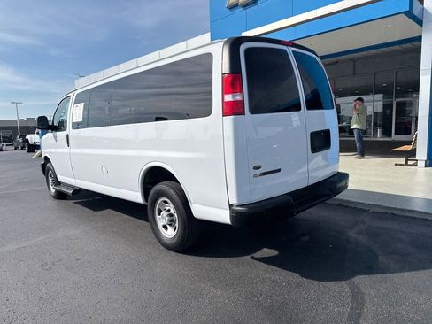 Used 2023 Chevrolet Express 3500 LS RWD image 3