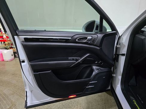 Used 2017 Porsche Cayenne S Platinum w/ Premium Package Plus (Pjy) image 21