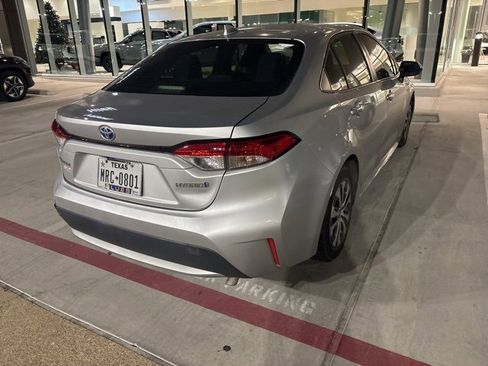 Used 2020 Toyota Corolla LE image 9