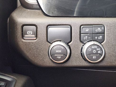 Used 2025 GMC Sierra 1500 SLT RWD image 21