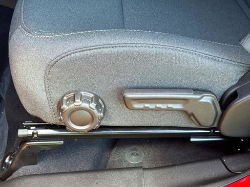 New 2025 Jeep Gladiator Sport image 18