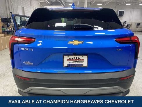 Used 2024 Chevrolet Blazer EV LT AWD/4WD image 40