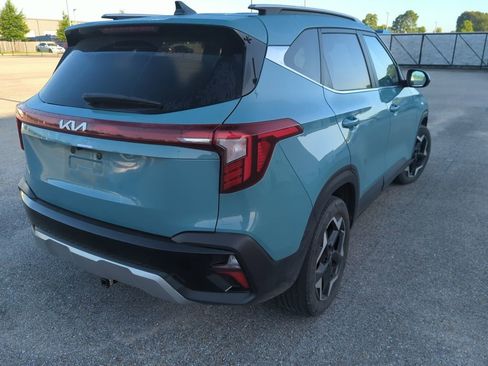 Used 2024 Kia Seltos EX FWD image 3