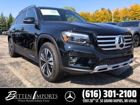 New 2026 Mercedes-Benz GLB 250 4MATIC image 1