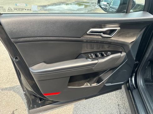 Used 2023 Kia Sportage X-Line w/ X-Line Premium Package AWD/4WD image 8