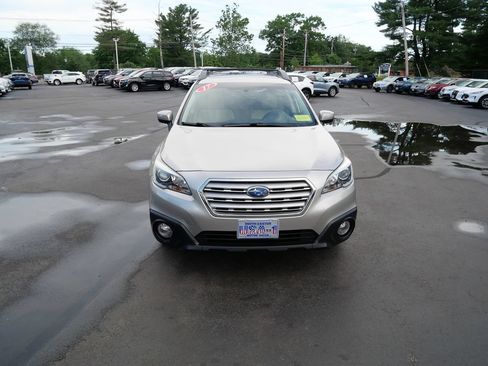 Used 2017 Subaru Outback 2.5i Premium AWD/4WD image 3