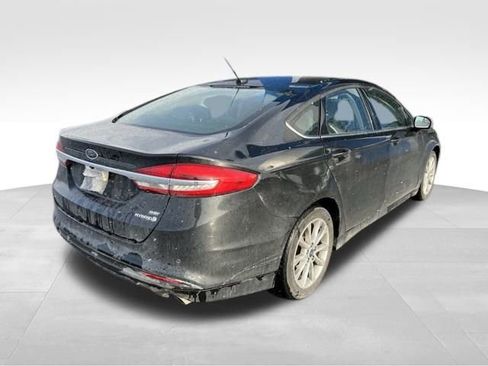 Used 2017 Ford Fusion SE image 5