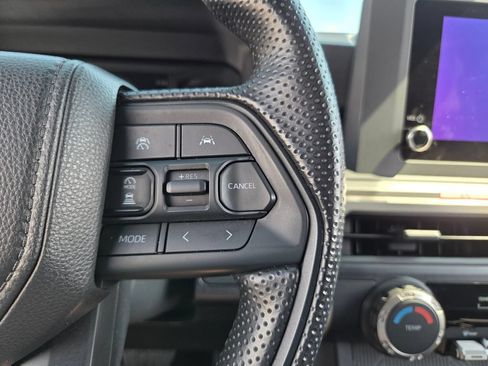 Certified 2025 Toyota Tacoma SR5 AWD/4WD image 25