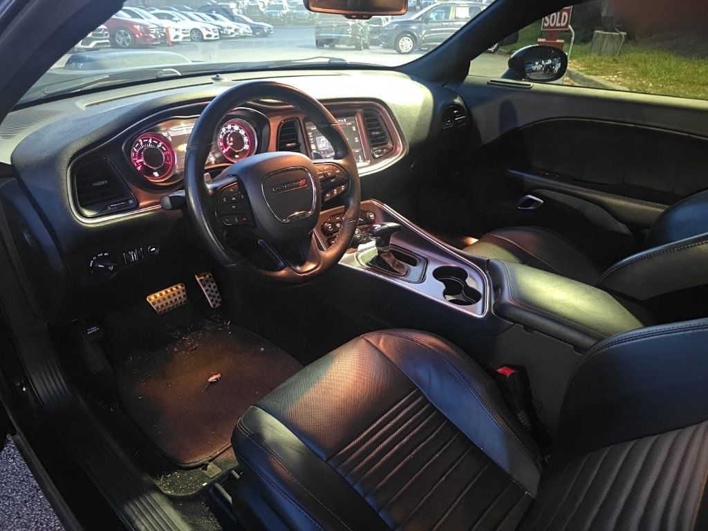 Used 2016 Dodge Challenger R/T Plus RWD image 7