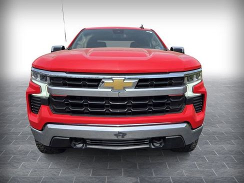 Used 2025 Chevrolet Silverado 1500 LT AWD/4WD image 2