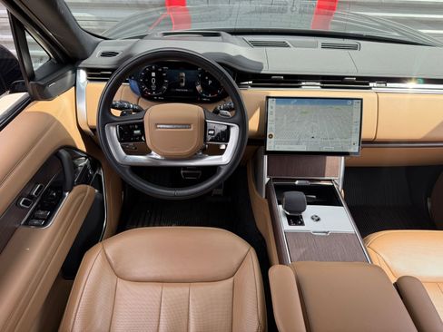 Used 2025 Land Rover Range Rover Long Wheelbase SE image 21