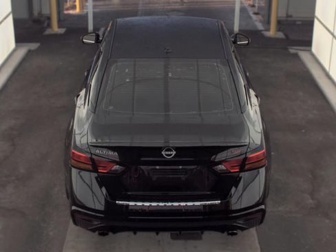 Used 2023 Nissan Altima 2.5 SR FWD image 9