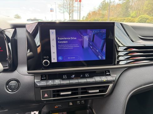 Used 2025 Toyota Camry SE image 27