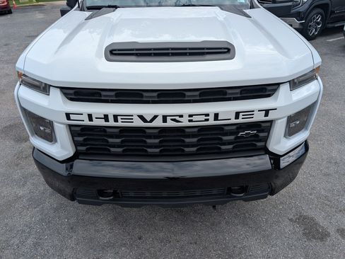 Used 2023 Chevrolet Silverado 2500 Custom w/ Custom Value Package AWD/4WD image 12