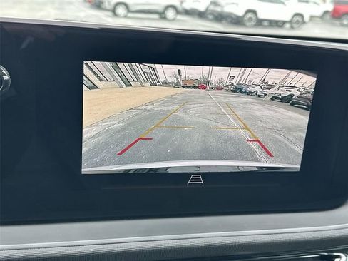 Used 2025 Buick Envista Sport Touring image 14