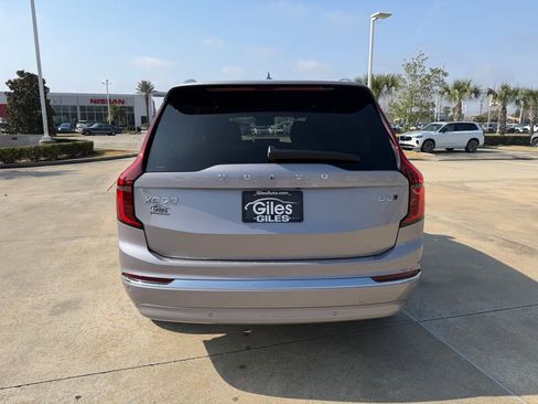 New 2026 Volvo XC90 B6 Plus w/ Protection Package Premier AWD/4WD image 4