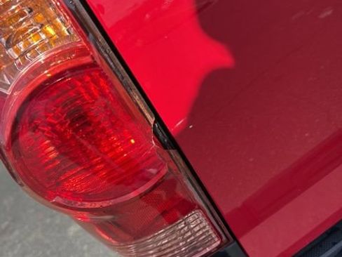 Used 2005 Toyota Tacoma X-Runner image 8