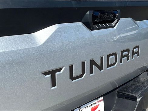 Used 2022 Toyota Tundra SR5 w/ SR5 Premium Package AWD/4WD image 25