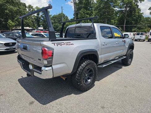 Used 2017 Toyota Tacoma TRD Off-Road w/ Tow Package RWD image 3