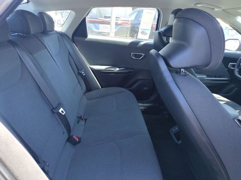 Used 2025 Kia K4 FWD image 27