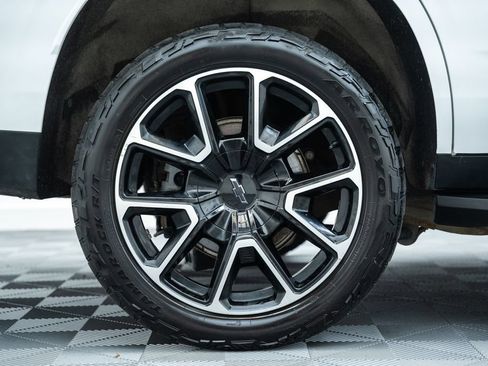 Used 2021 Chevrolet Tahoe RST w/ Luxury Package AWD/4WD image 22